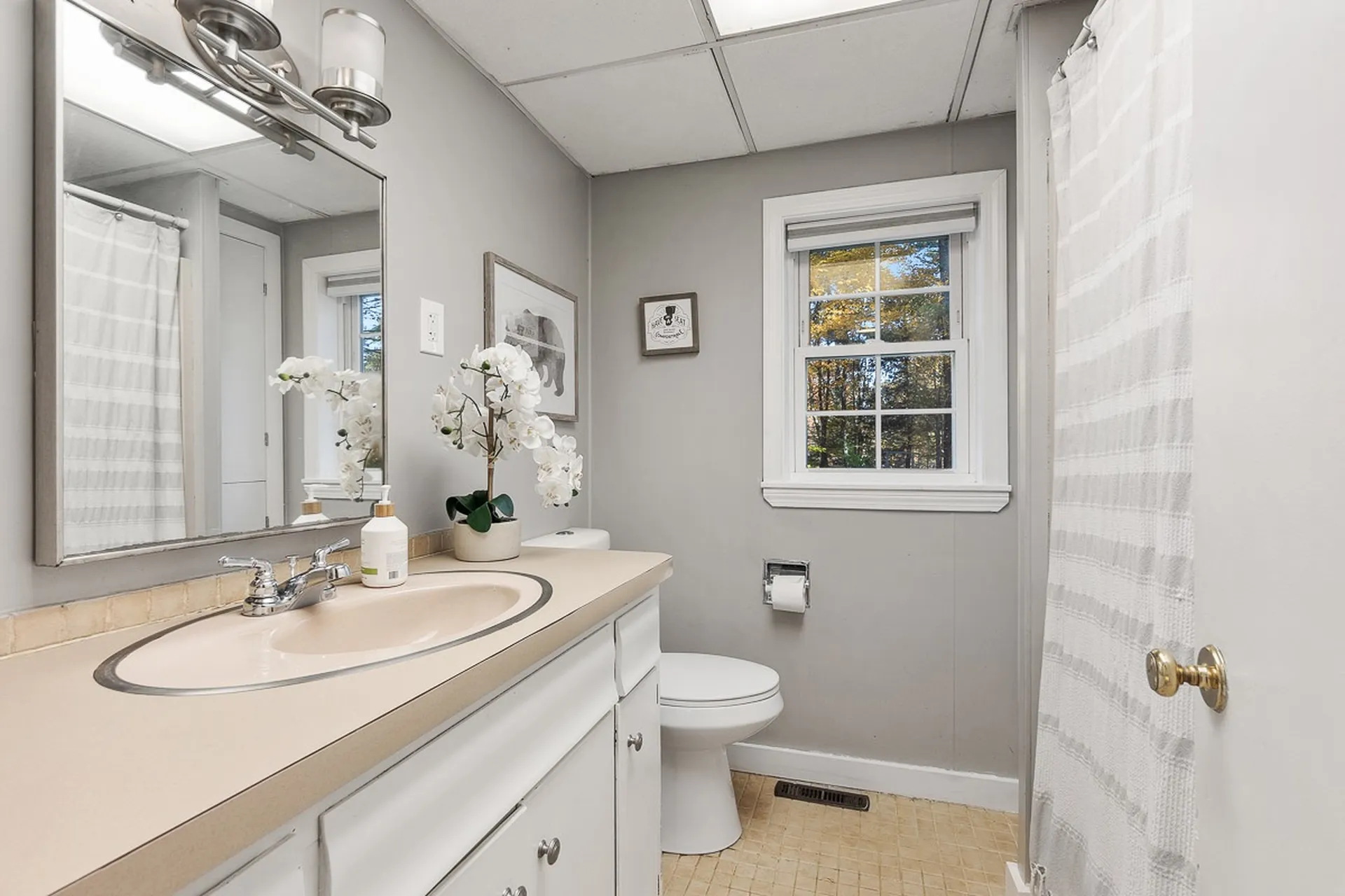 27 4th Street Kingston NH 03848
