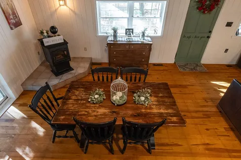 27 4th Street Kingston NH 03848