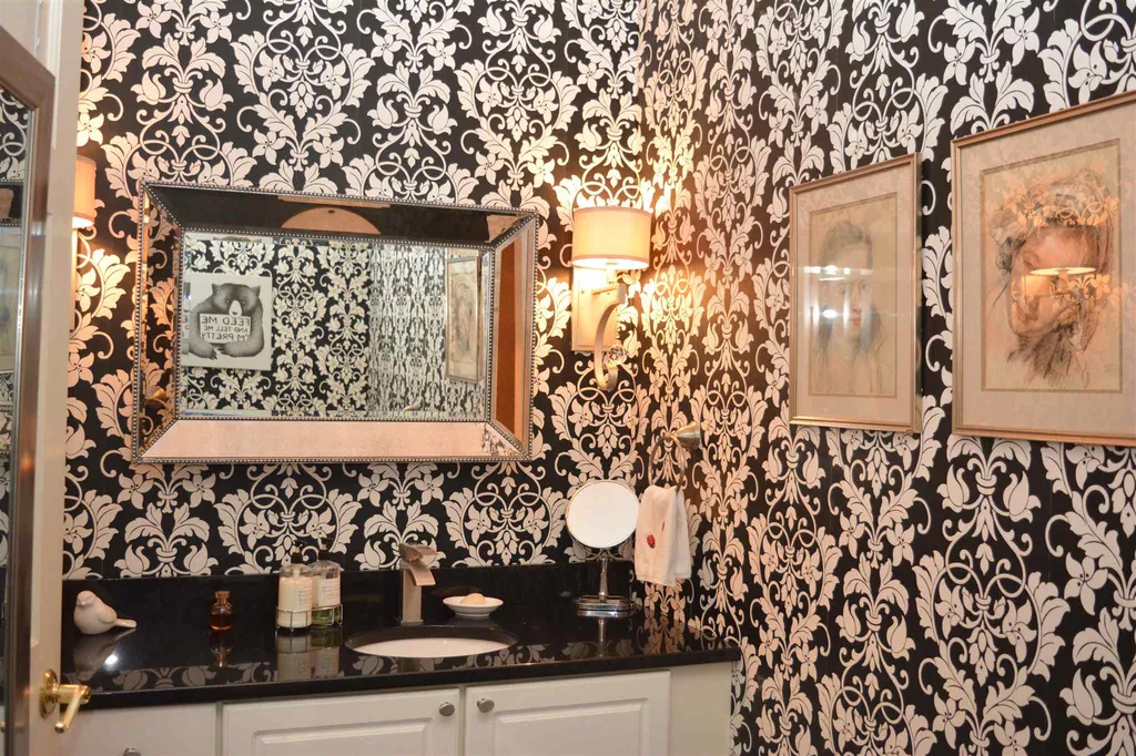29 Hummingbird Hill Grantham NH 03753