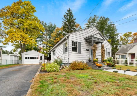 165 Rochelle Avenue Manchester NH 03102