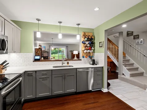 J15 Stonehedge Drive South Burlington VT 05403