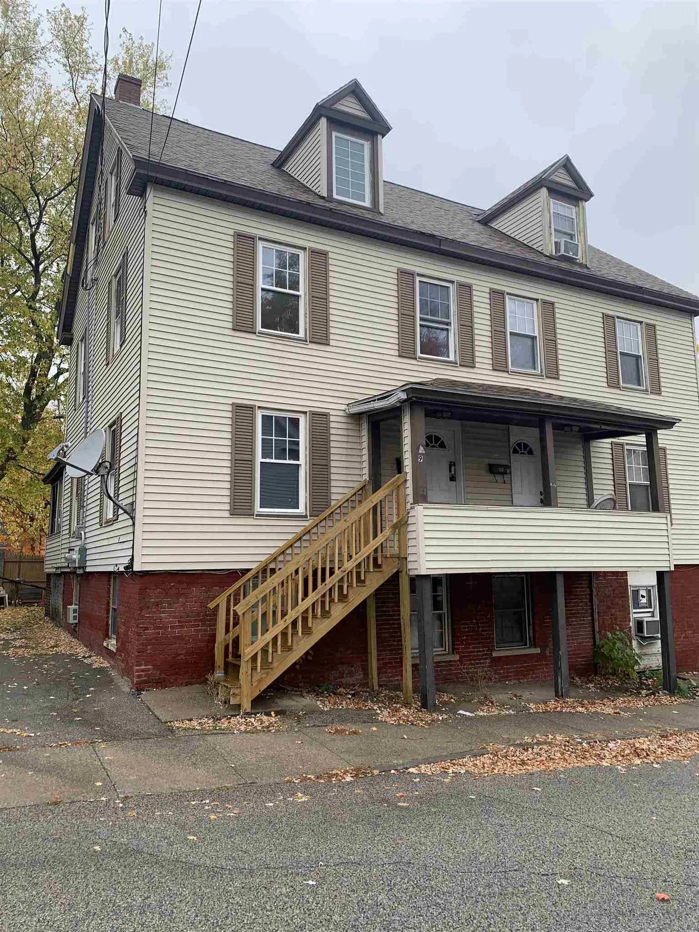 9 Mount Auburn Street Somersworth NH 03878