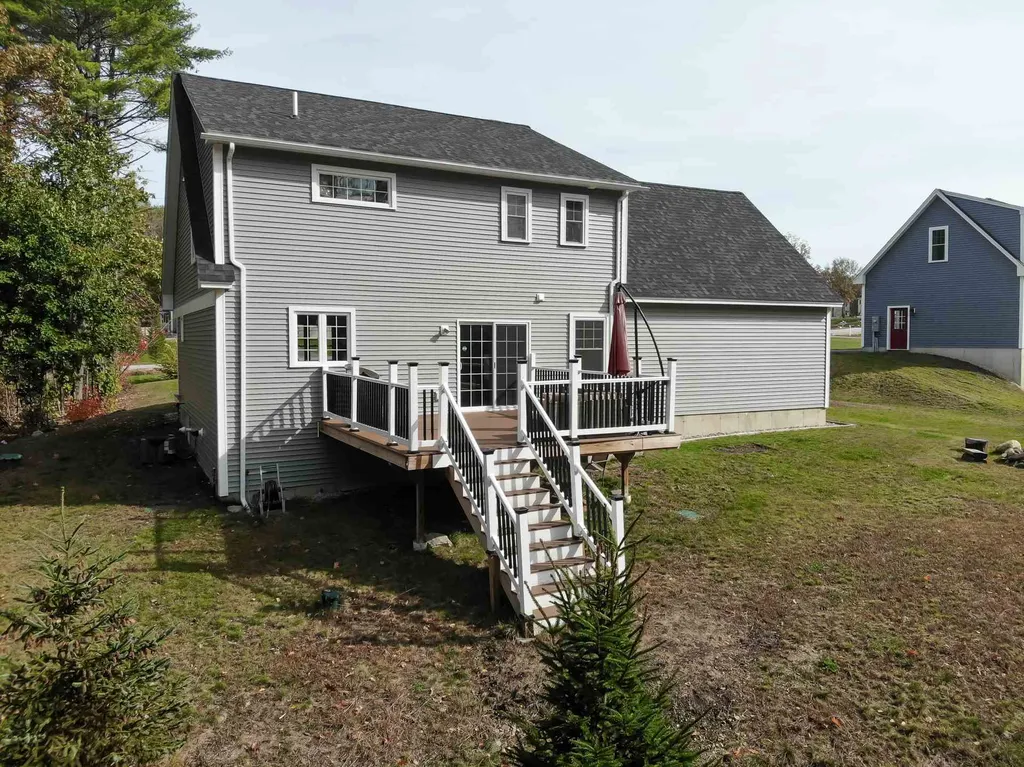 2 Chestnut Way Lee NH 03861