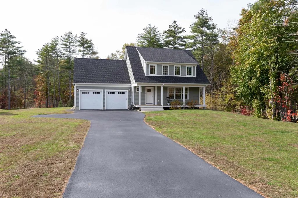 2 Chestnut Way Lee NH 03861
