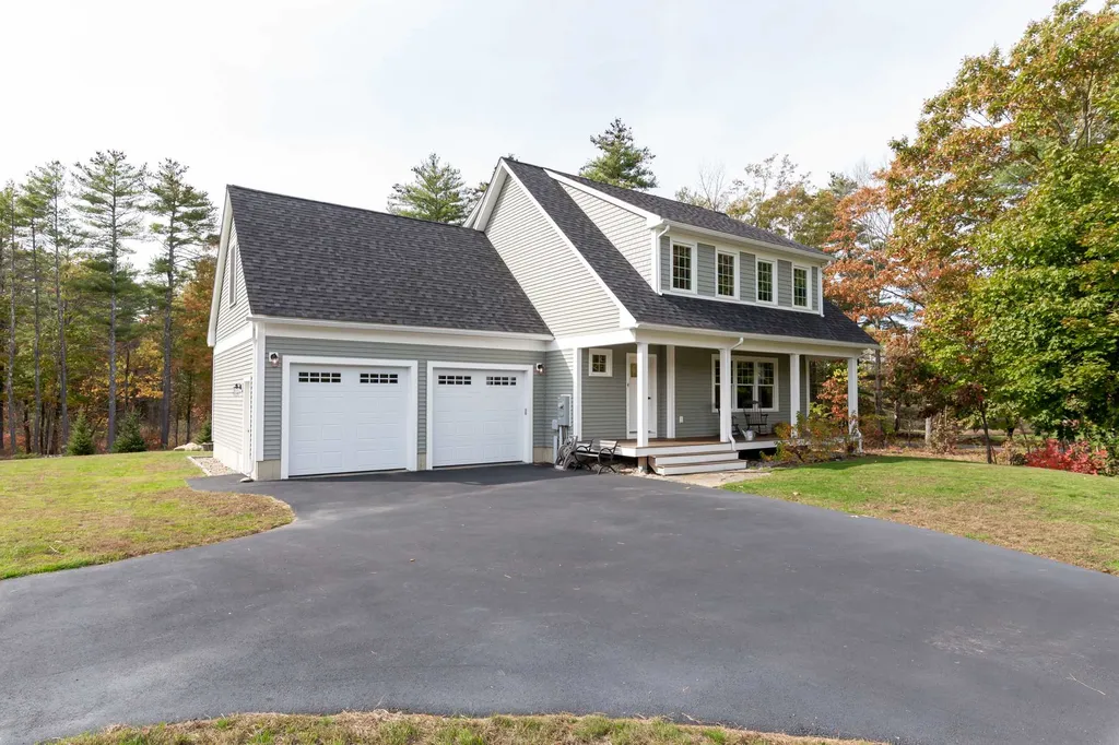 2 Chestnut Way Lee NH 03861