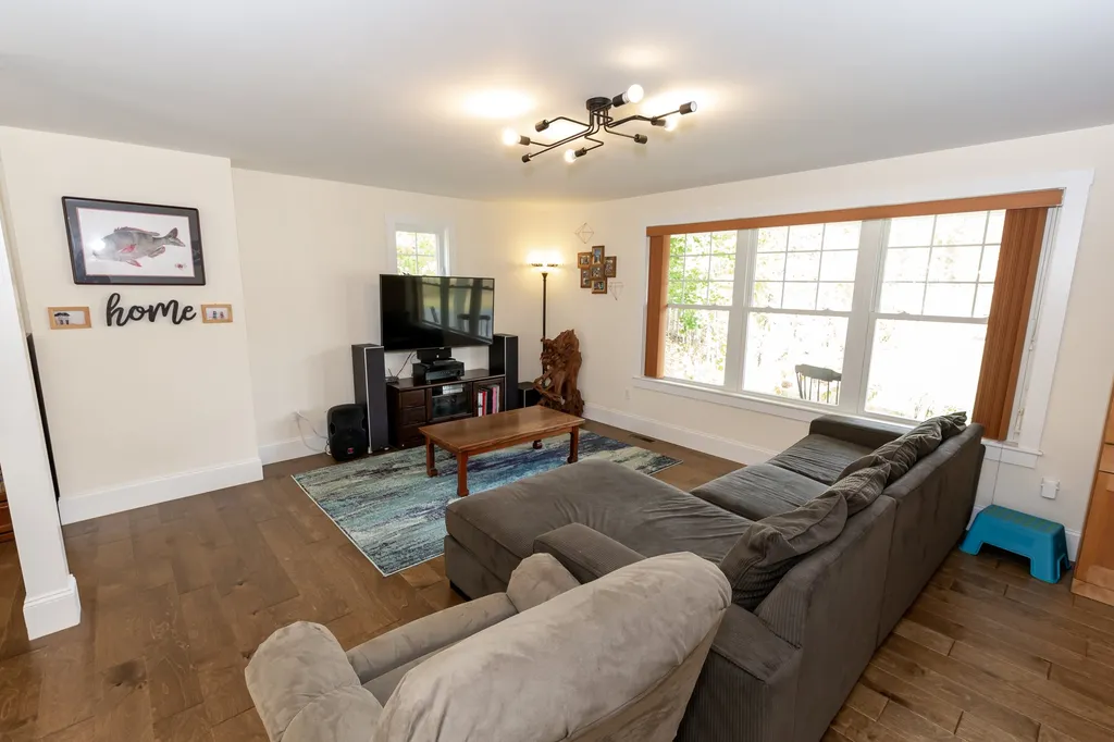 2 Chestnut Way Lee NH 03861