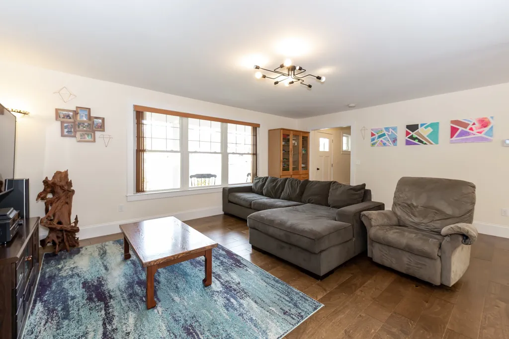 2 Chestnut Way Lee NH 03861