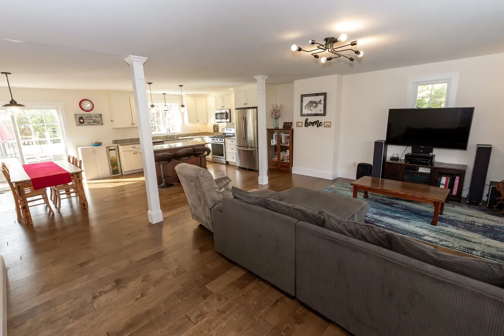 2 Chestnut Way Lee NH 03861