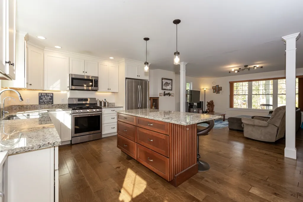2 Chestnut Way Lee NH 03861