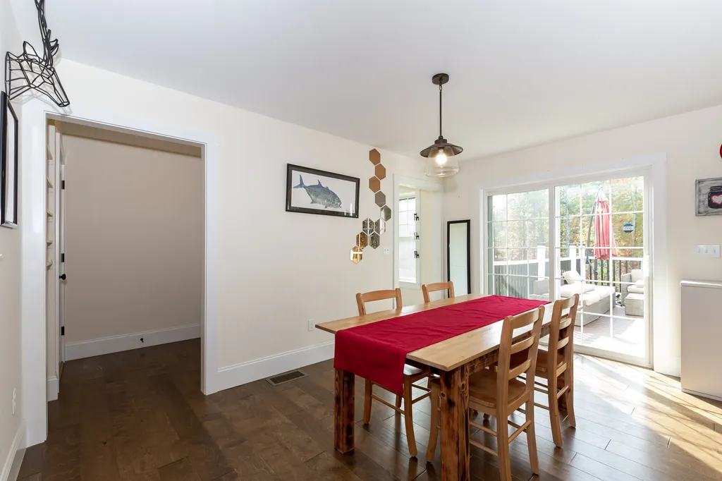 2 Chestnut Way Lee NH 03861