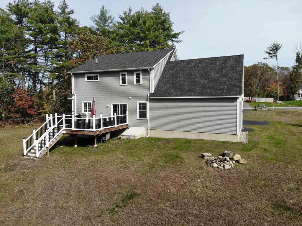 2 Chestnut Way Lee NH 03861