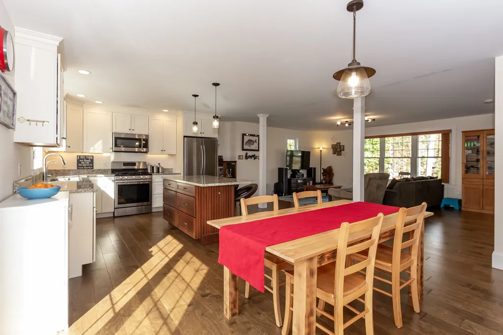 2 Chestnut Way Lee NH 03861