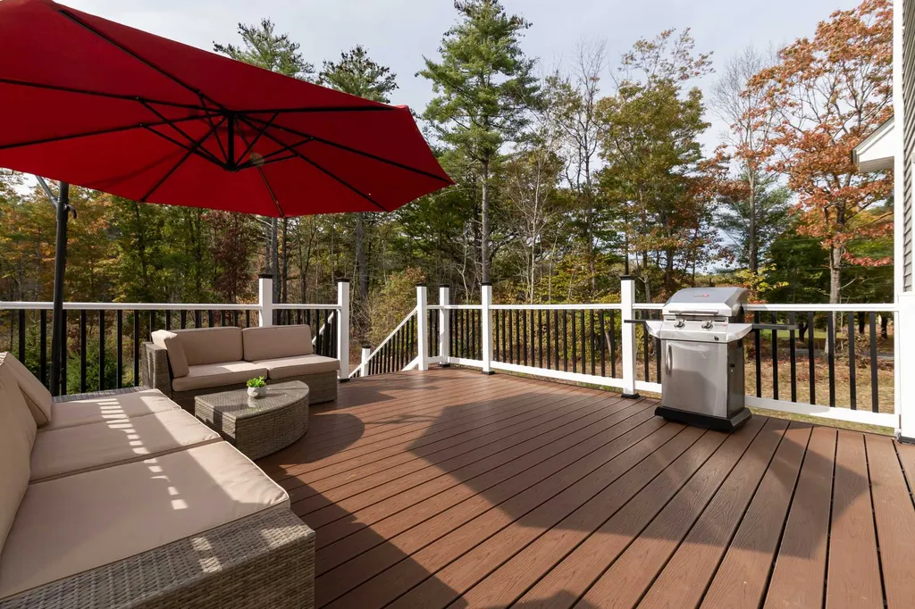 2 Chestnut Way Lee NH 03861