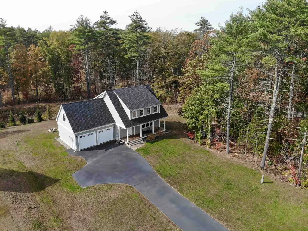 2 Chestnut Way Lee NH 03861