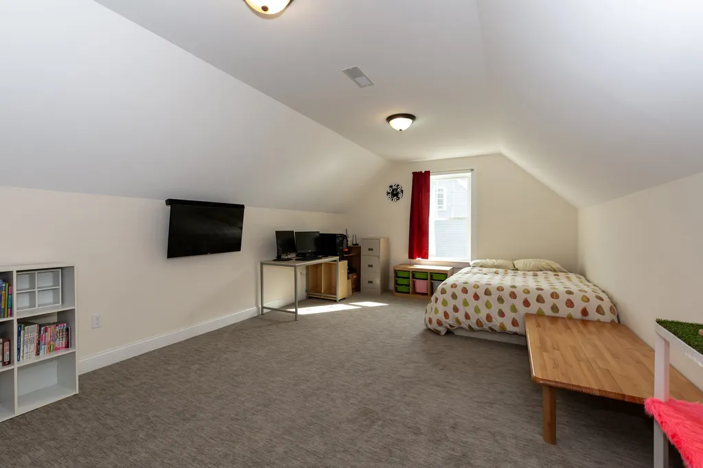 2 Chestnut Way Lee NH 03861