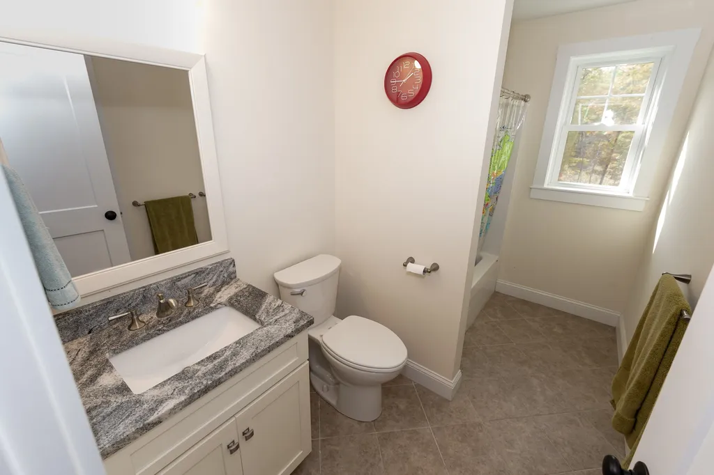 2 Chestnut Way Lee NH 03861