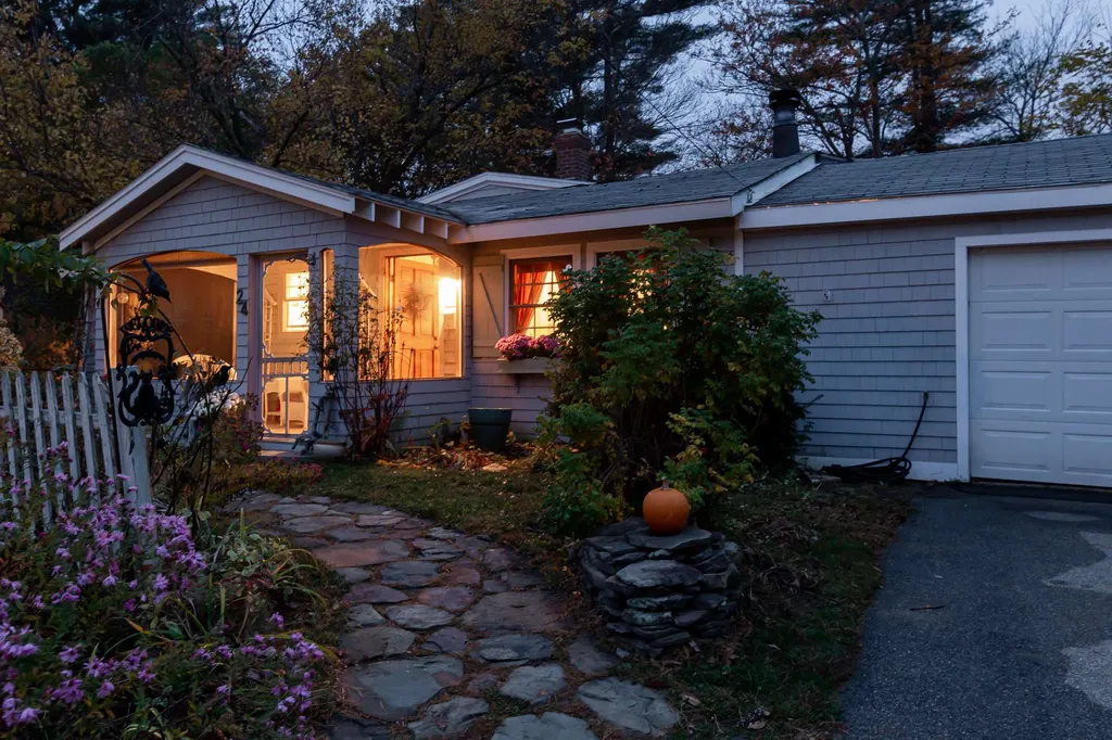 24 Cedarbrook Drive Dover NH 03820