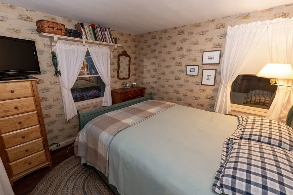 24 Cedarbrook Drive Dover NH 03820