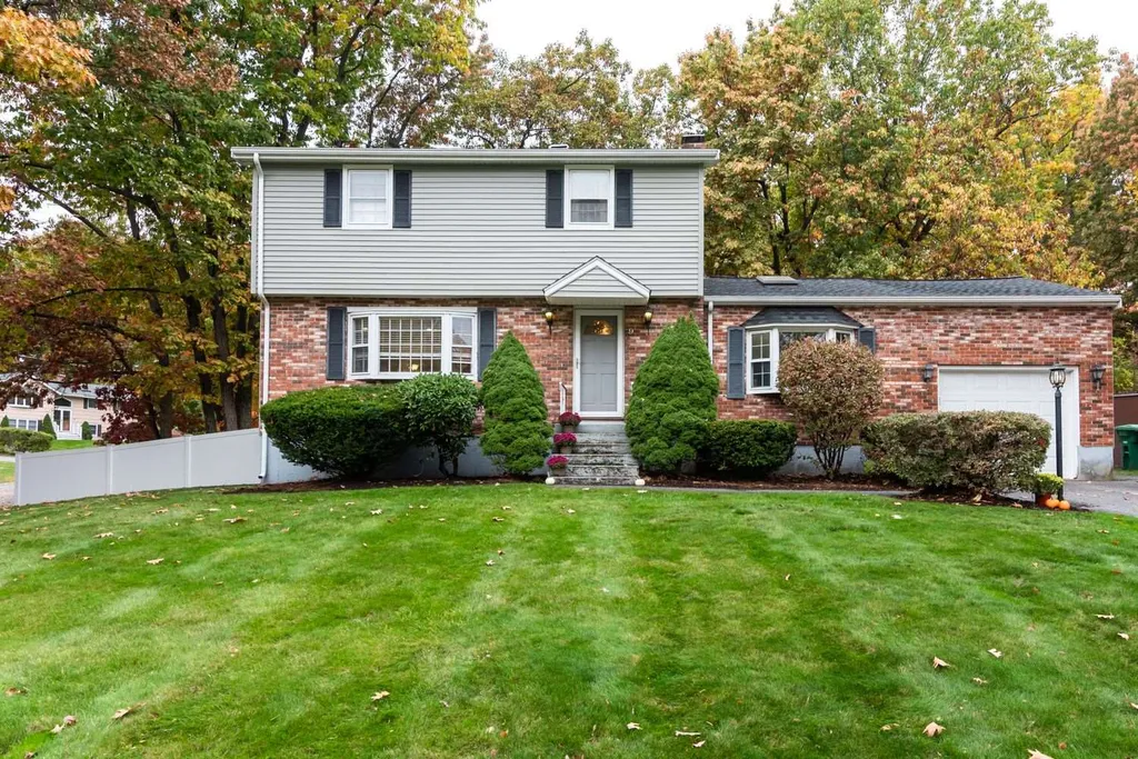 9 Woodville Street Nashua NH 03062