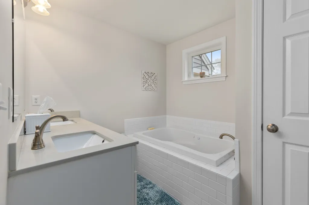 840 First Crown Point Road Strafford NH 03884