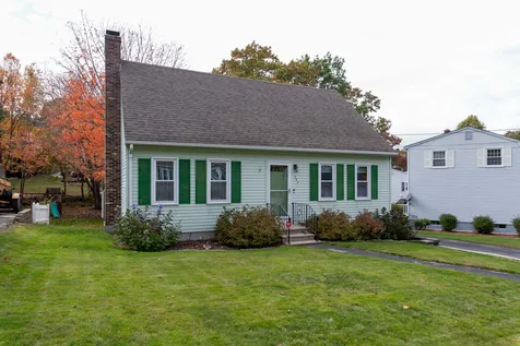 393 Blevens Drive Manchester NH 03104