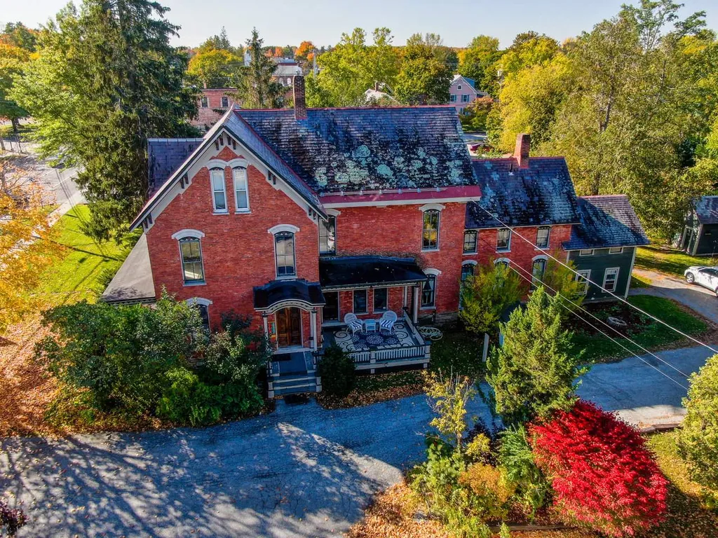 5224 Shelburne Road Shelburne VT 05482