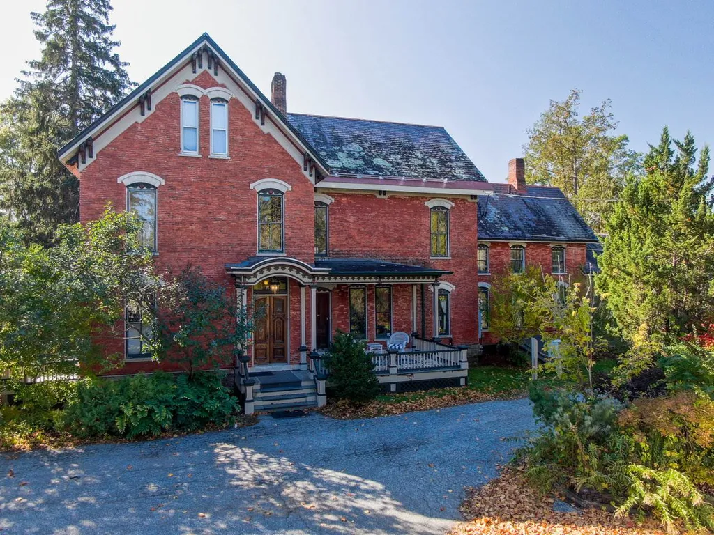 5224 Shelburne Road Shelburne VT 05482