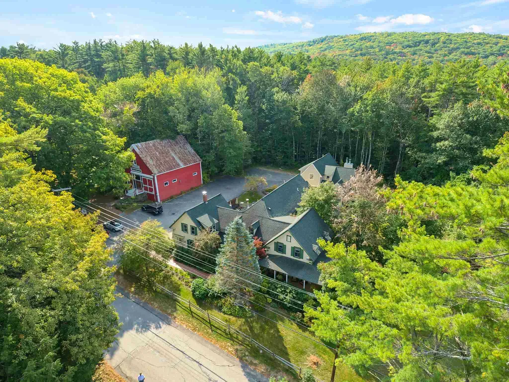 28 Shepard Hill Road Holderness NH 03245