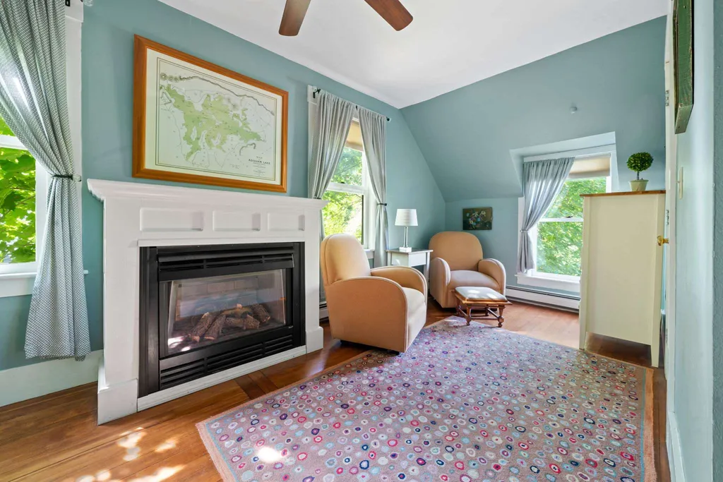 28 Shepard Hill Road Holderness NH 03245