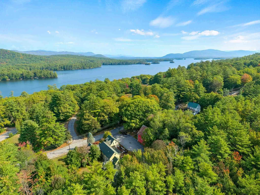 28 Shepard Hill Road Holderness NH 03245