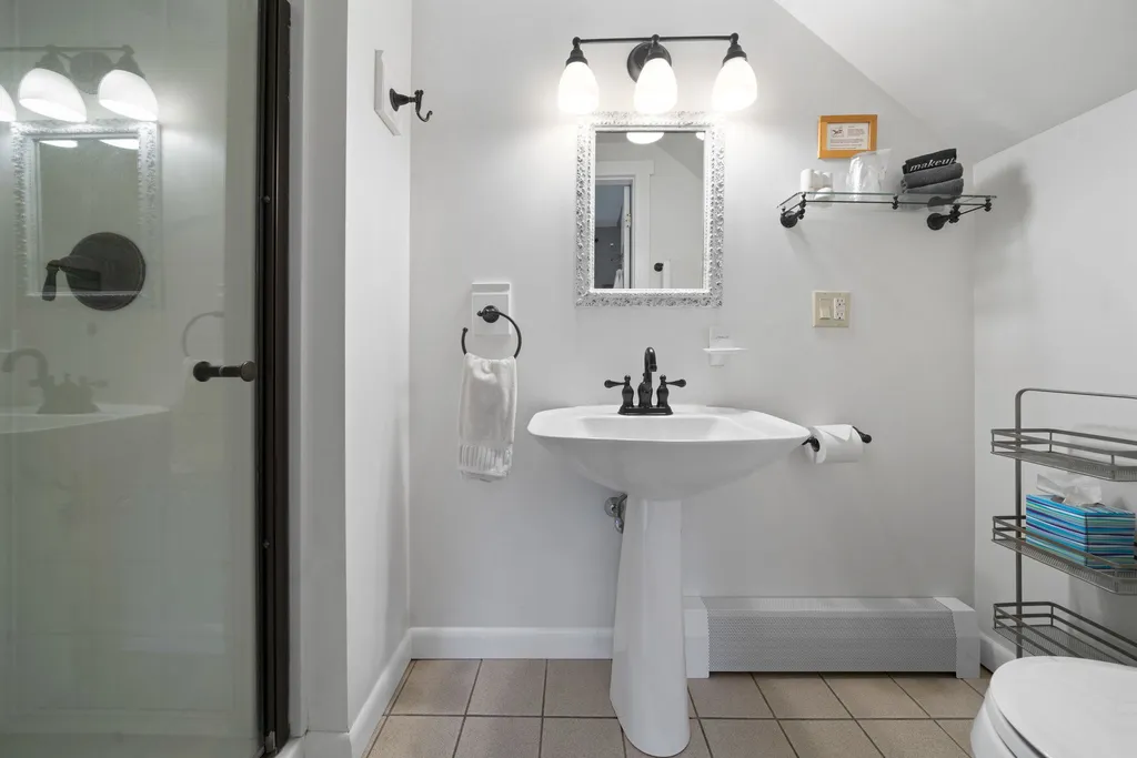 28 Shepard Hill Road Holderness NH 03245
