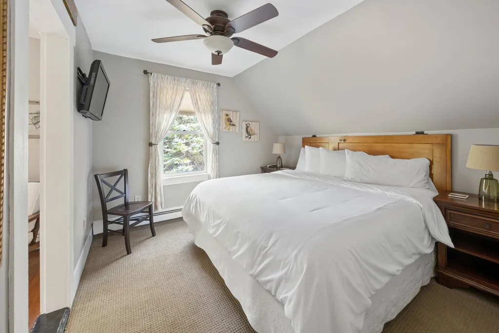 28 Shepard Hill Road Holderness NH 03245