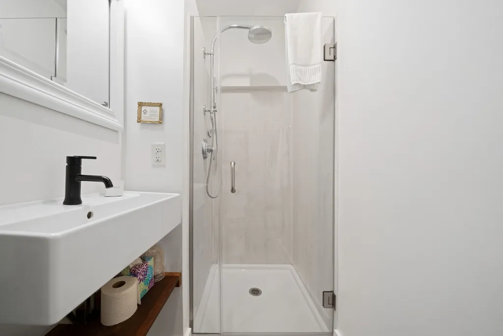 28 Shepard Hill Road Holderness NH 03245