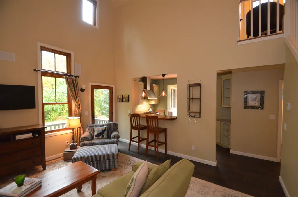 28 Shepard Hill Road Holderness NH 03245