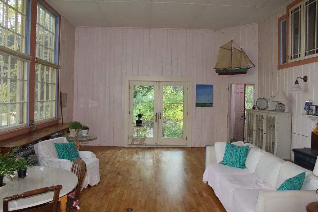 1403 Irish Hill Road Shelburne VT 05482