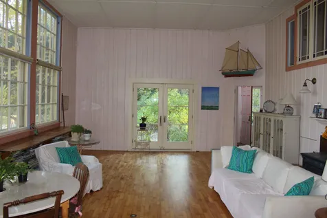1403 Irish Hill Road Shelburne VT 05482