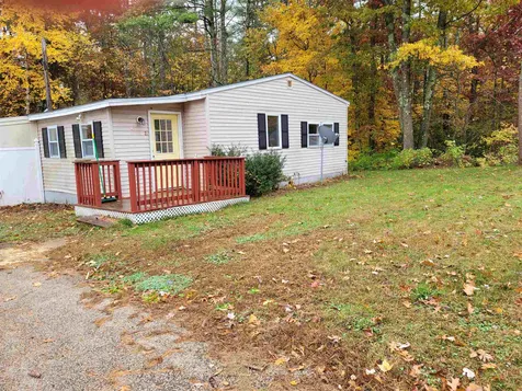 28 Chester Road Raymond NH 03077