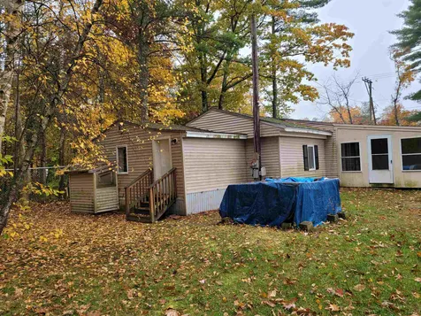 28 Chester Road Raymond NH 03077