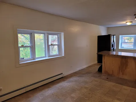 28 Chester Road Raymond NH 03077