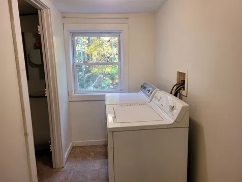 28 Chester Road Raymond NH 03077