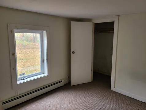 28 Chester Road Raymond NH 03077