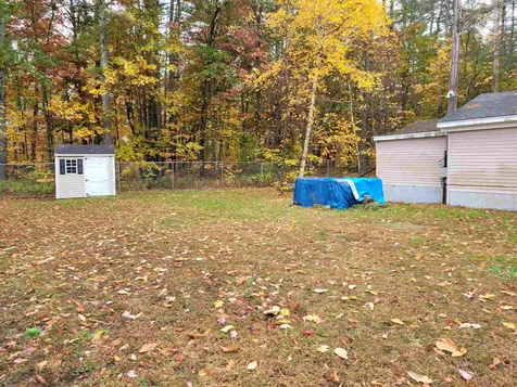 28 Chester Road Raymond NH 03077