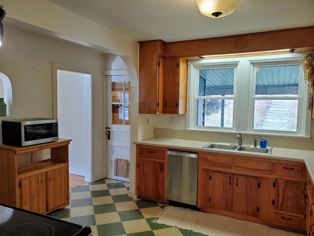 22 Beruk Hill Road Hinsdale NH 03451