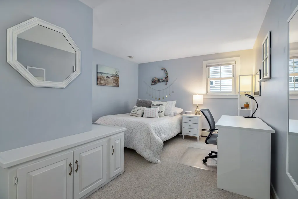 20 Sherman Avenue Brentwood NH 03833