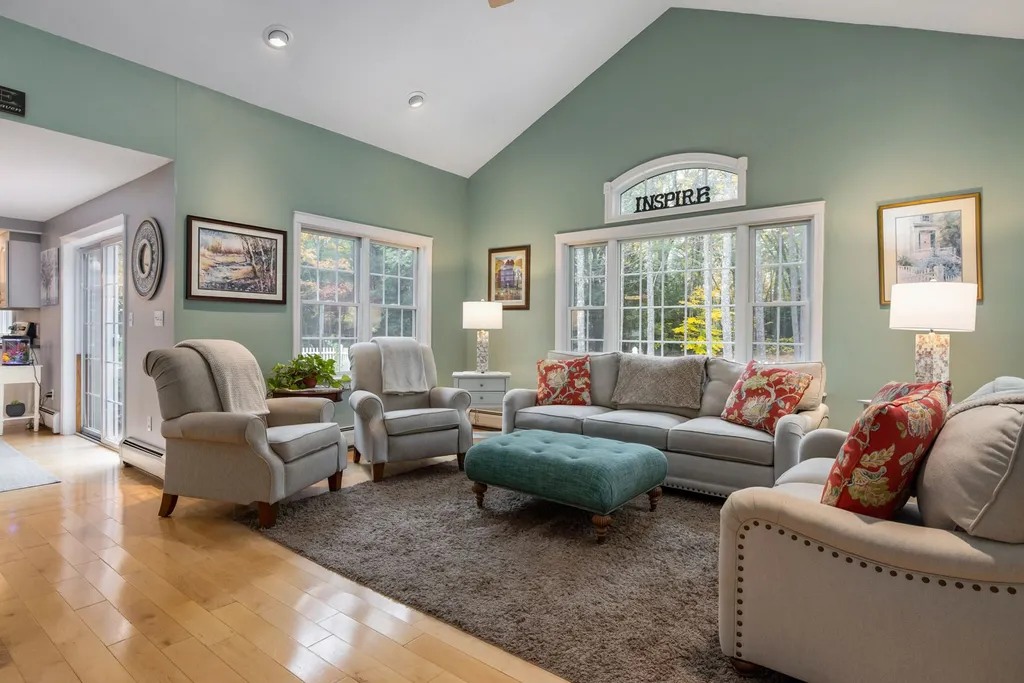 20 Sherman Avenue Brentwood NH 03833