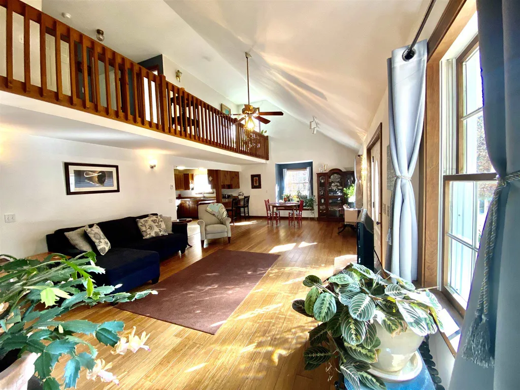 49 Henry Drive Effingham NH 03882