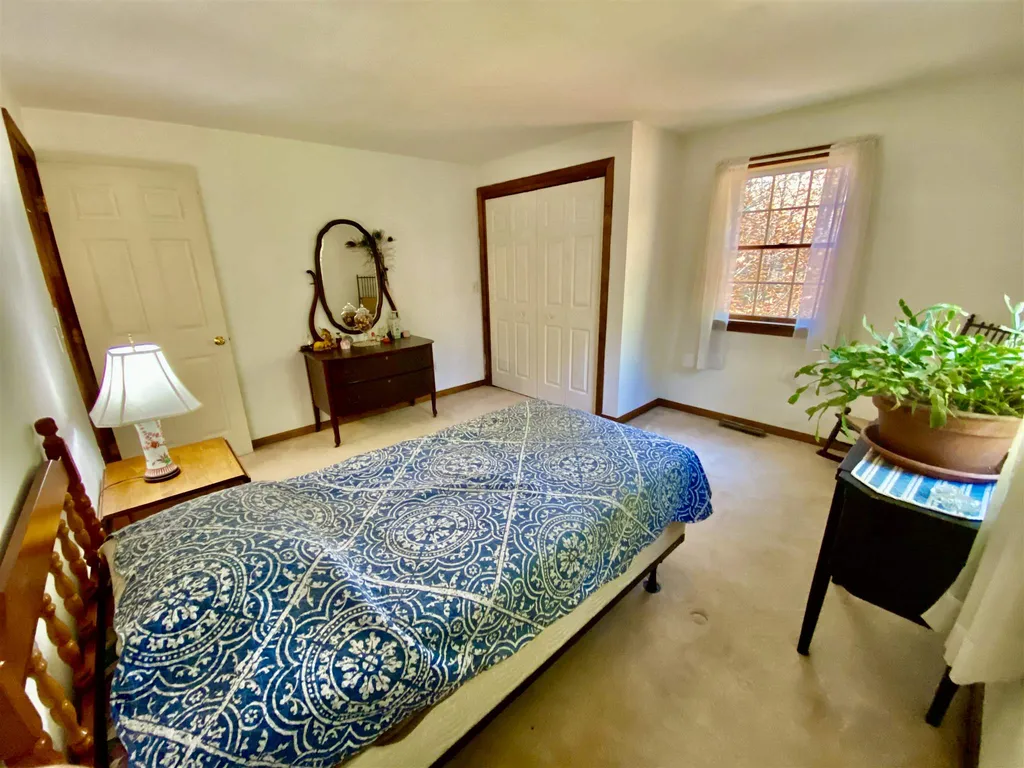 49 Henry Drive Effingham NH 03882