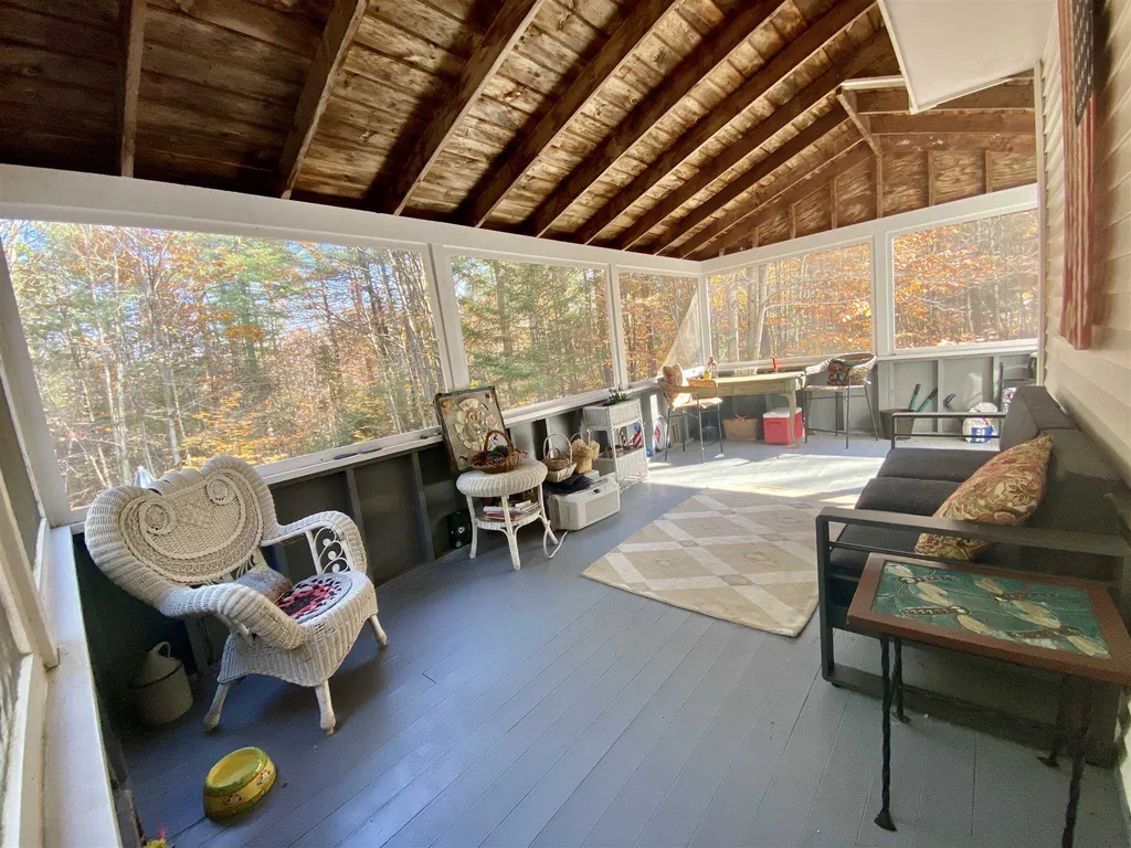 49 Henry Drive Effingham NH 03882