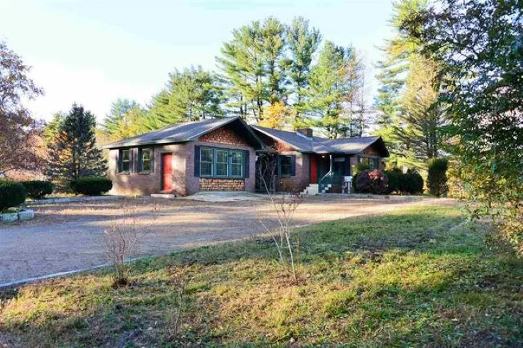 91 Sandown Road Fremont NH 03044