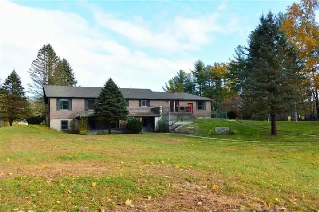 91 Sandown Road Fremont NH 03044